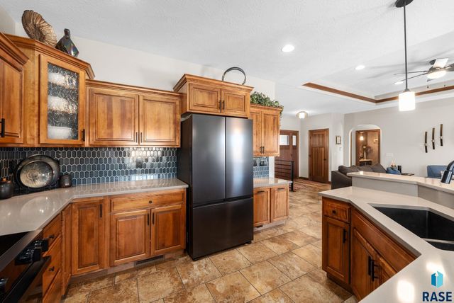 1516 S Kinderhook Ave Avenue, Sioux Falls, SD 57106