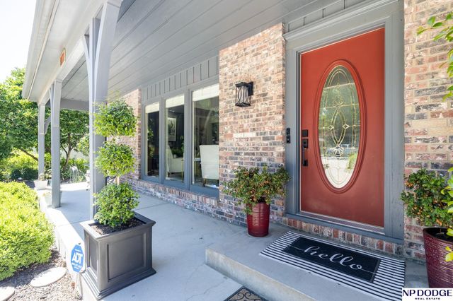 6720 Rexford Drive, Lincoln, NE 68506