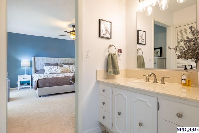 6720 Rexford Drive, Lincoln, NE 68506