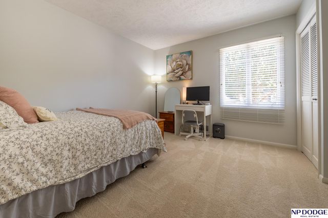 6720 Rexford Drive, Lincoln, NE 68506