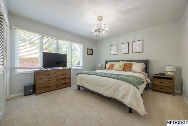6720 Rexford Drive, Lincoln, NE 68506