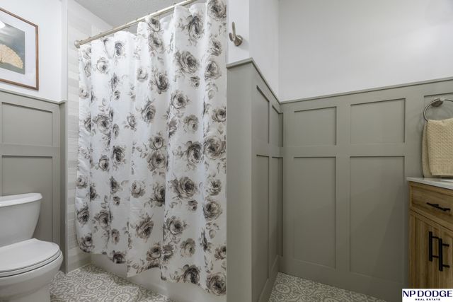 6720 Rexford Drive, Lincoln, NE 68506