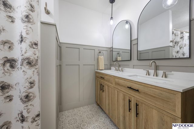6720 Rexford Drive, Lincoln, NE 68506