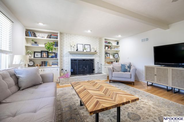 6720 Rexford Drive, Lincoln, NE 68506