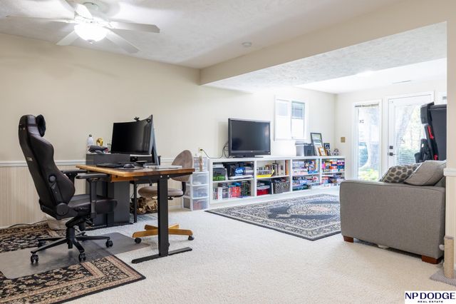 6720 Rexford Drive, Lincoln, NE 68506