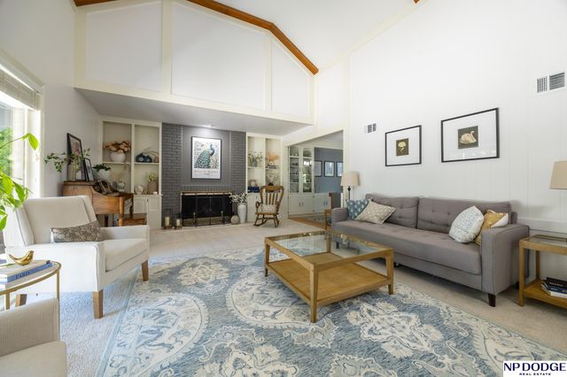 6720 Rexford Drive, Lincoln, NE 68506