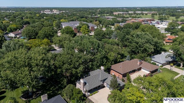 6720 Rexford Drive, Lincoln, NE 68506