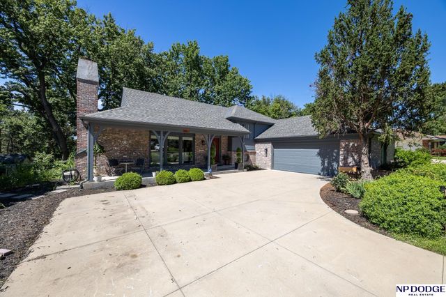 6720 Rexford Drive, Lincoln, NE 68506