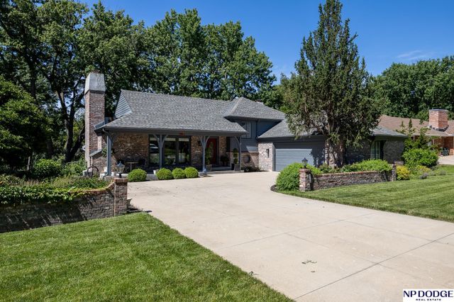 6720 Rexford Drive, Lincoln, NE 68506