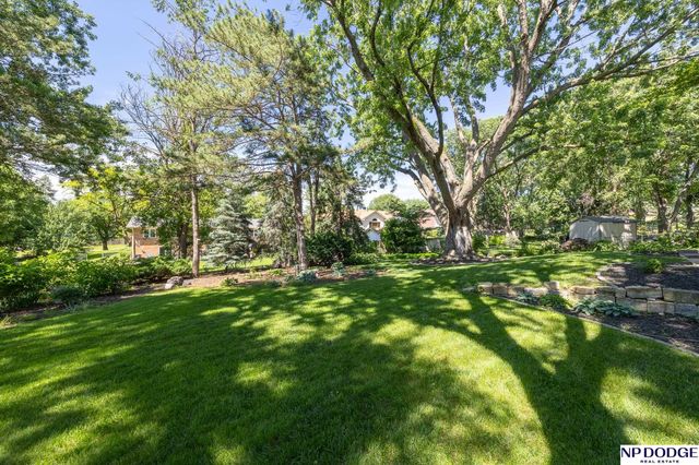 6720 Rexford Drive, Lincoln, NE 68506