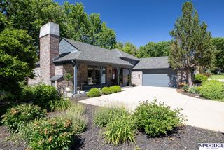 6720 Rexford Drive, Lincoln, NE 68506
