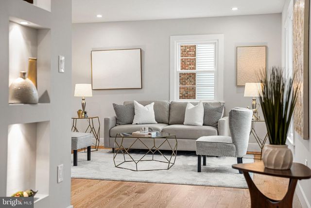 437 GLYNDON ST NE, Vienna, VA 22180