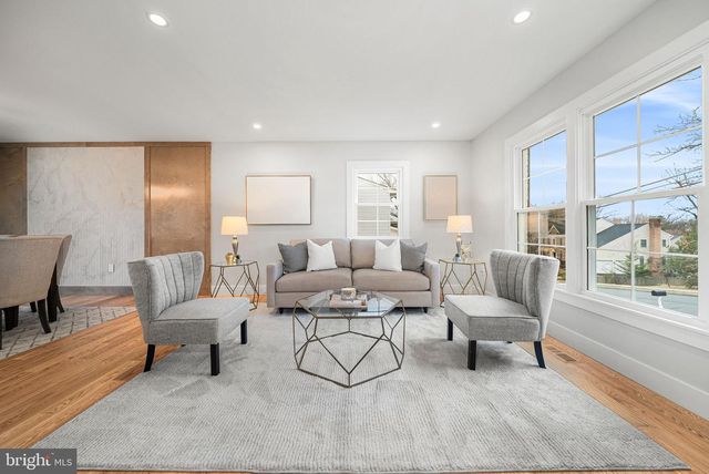 437 GLYNDON ST NE, Vienna, VA 22180