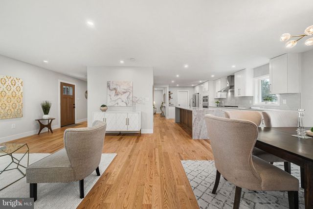 437 GLYNDON ST NE, Vienna, VA 22180