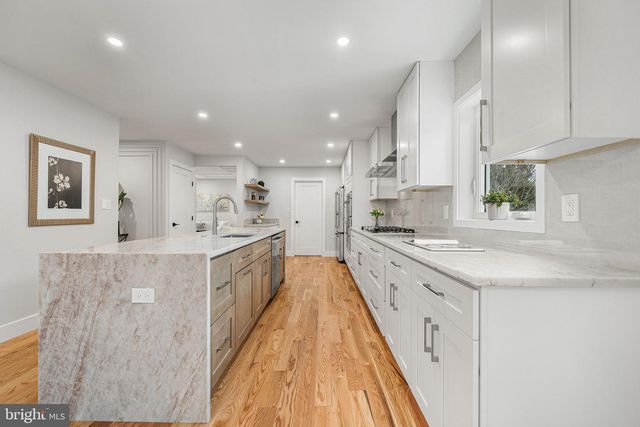 437 GLYNDON ST NE, Vienna, VA 22180