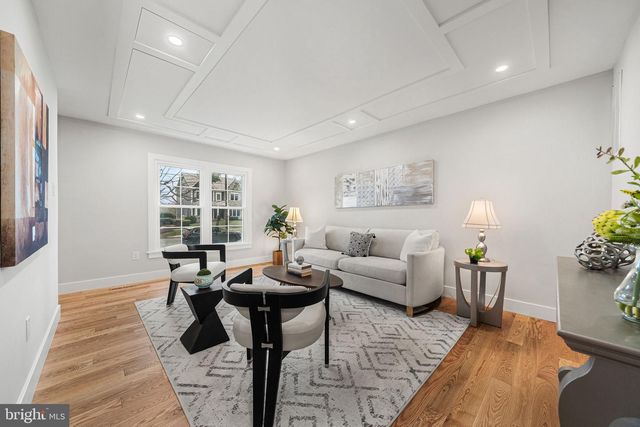 437 GLYNDON ST NE, Vienna, VA 22180