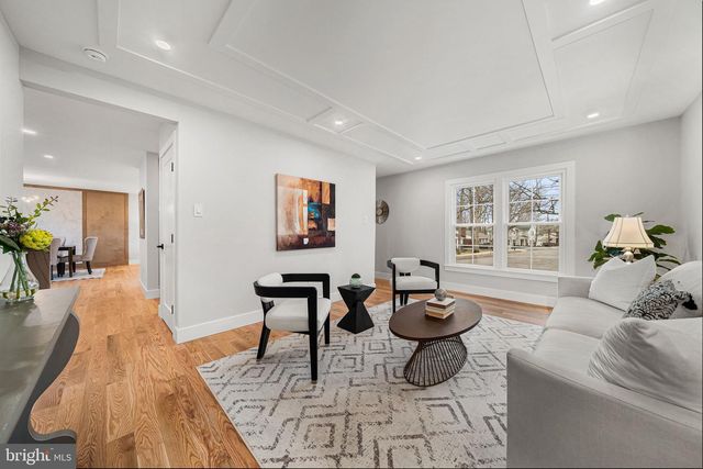 437 GLYNDON ST NE, Vienna, VA 22180