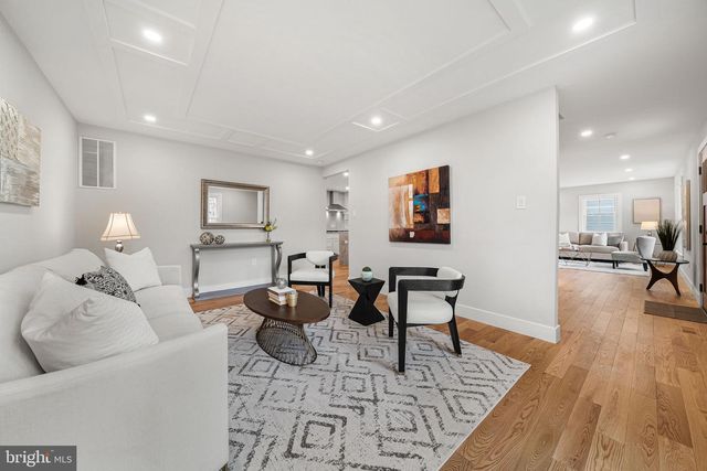 437 GLYNDON ST NE, Vienna, VA 22180