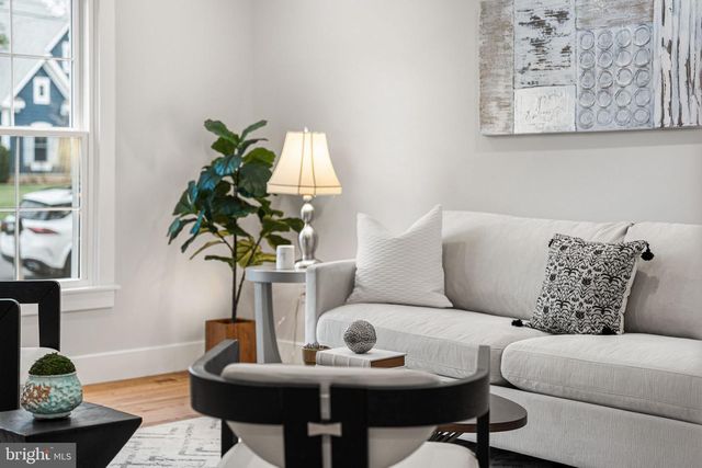 437 GLYNDON ST NE, Vienna, VA 22180