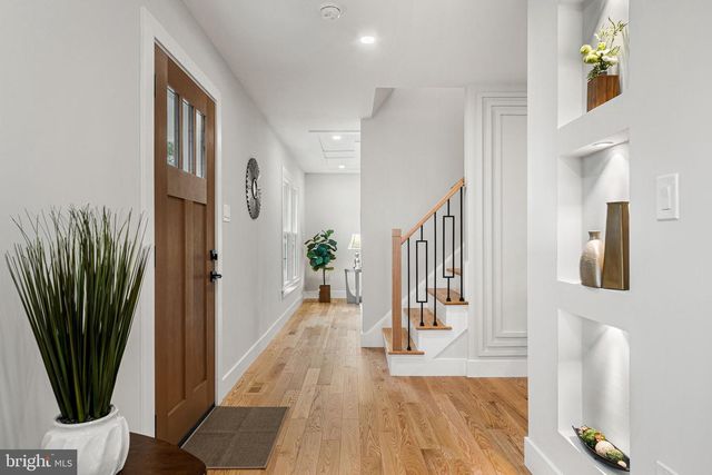 437 GLYNDON ST NE, Vienna, VA 22180