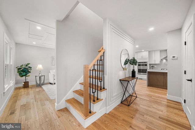 437 GLYNDON ST NE, Vienna, VA 22180