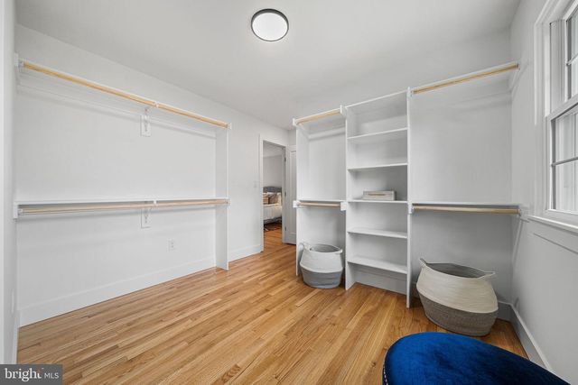 437 GLYNDON ST NE, Vienna, VA 22180