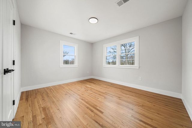 437 GLYNDON ST NE, Vienna, VA 22180