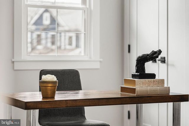 437 GLYNDON ST NE, Vienna, VA 22180