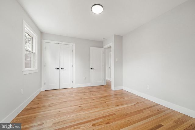 437 GLYNDON ST NE, Vienna, VA 22180