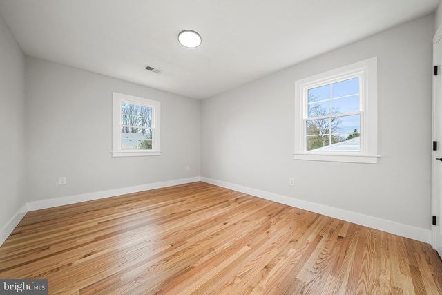 437 GLYNDON ST NE, Vienna, VA 22180