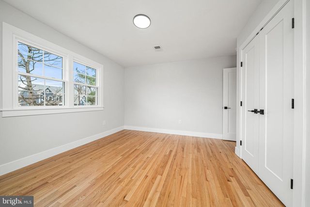 437 GLYNDON ST NE, Vienna, VA 22180