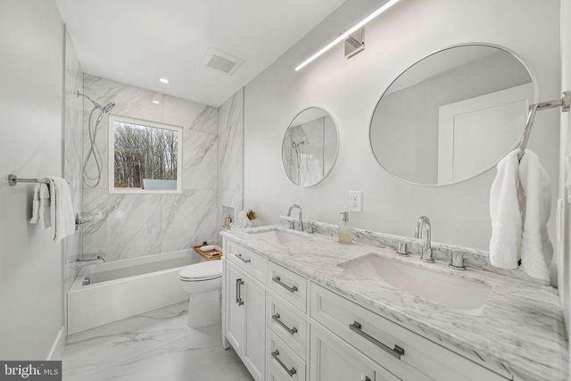 437 GLYNDON ST NE, Vienna, VA 22180