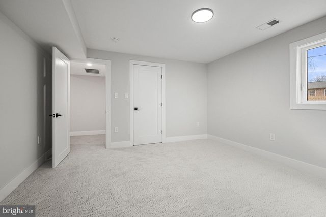 437 GLYNDON ST NE, Vienna, VA 22180