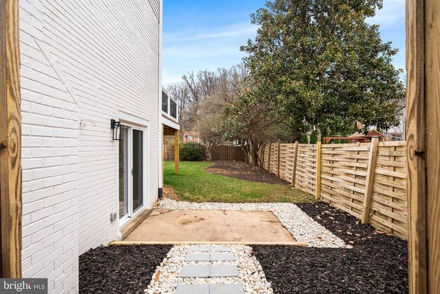 437 GLYNDON ST NE, Vienna, VA 22180