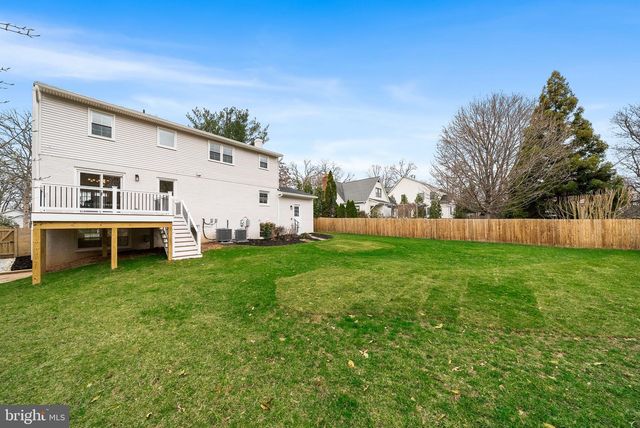 437 GLYNDON ST NE, Vienna, VA 22180