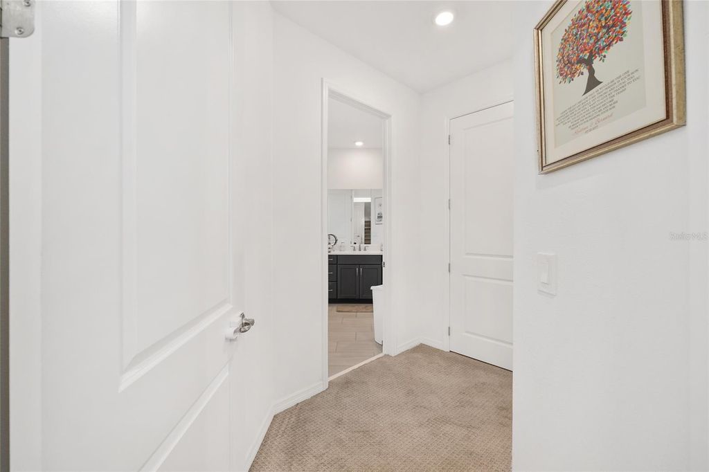 Image 7 of property listing at 7208 SW 65TH PLACE ROAD, Ocala, FL 34474