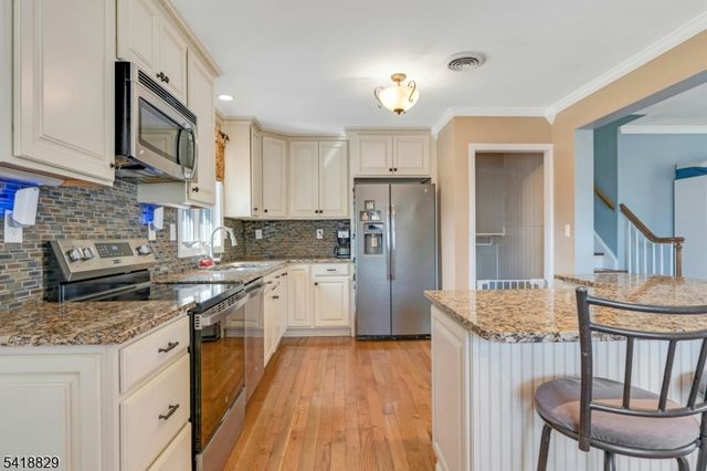 280 Metape Cir, Bound Brook Boro, NJ 08805