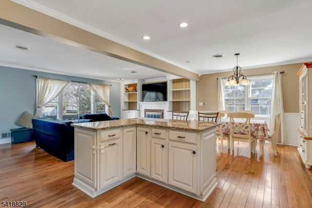 280 Metape Cir, Bound Brook Boro, NJ 08805