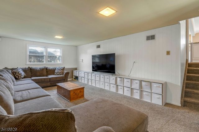 280 Metape Cir, Bound Brook Boro, NJ 08805