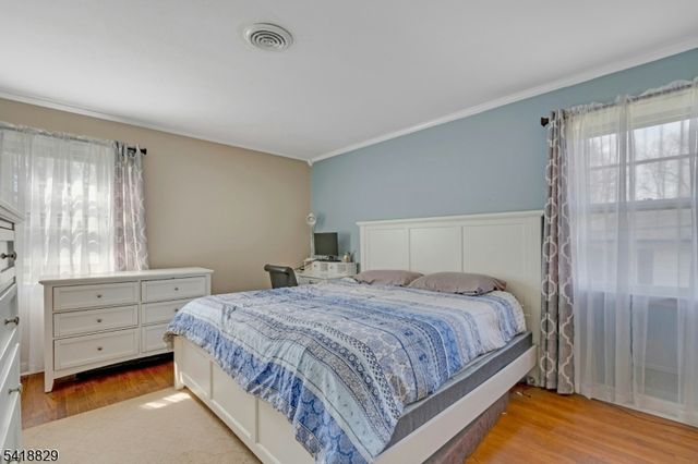 280 Metape Cir, Bound Brook Boro, NJ 08805