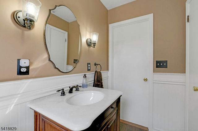 280 Metape Cir, Bound Brook Boro, NJ 08805