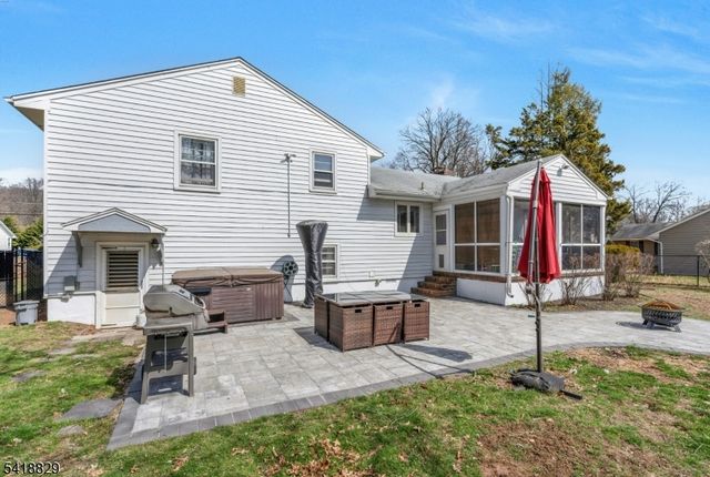 280 Metape Cir, Bound Brook Boro, NJ 08805