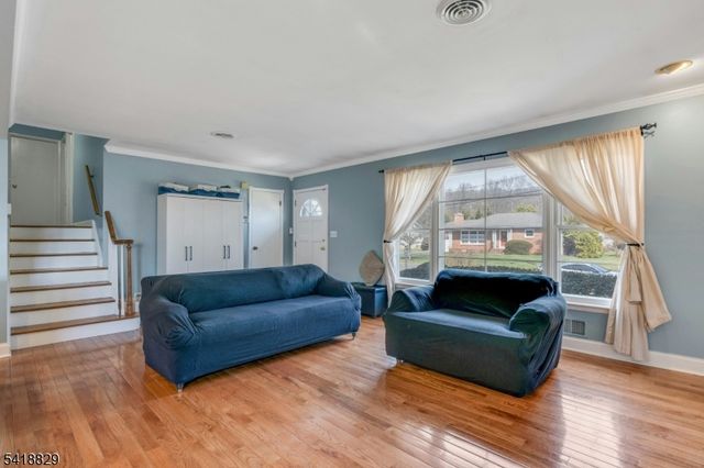 280 Metape Cir, Bound Brook Boro, NJ 08805