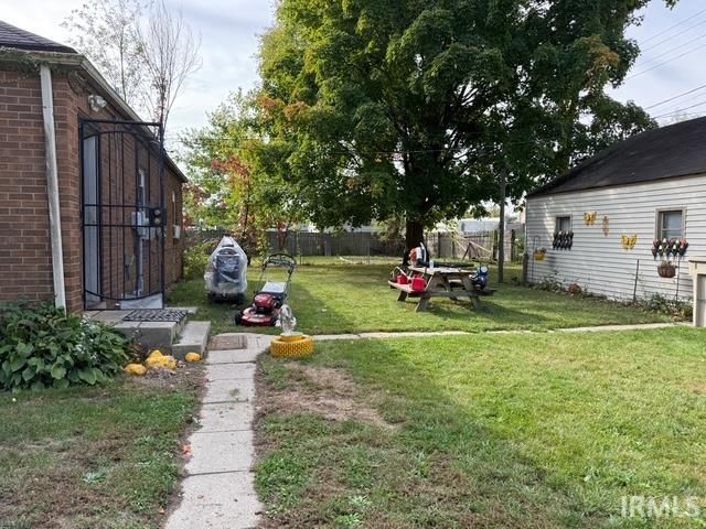 1053 N Elmer Street, South Bend, IN 46628