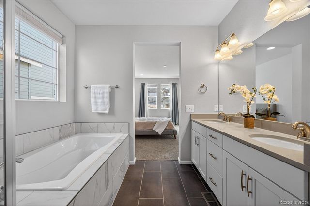 27200 E Davies Place, Aurora, CO 80016