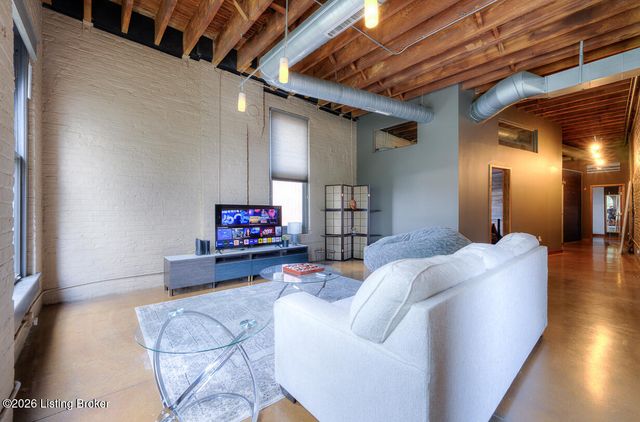 309 E Market St 313, Louisville, KY 40202