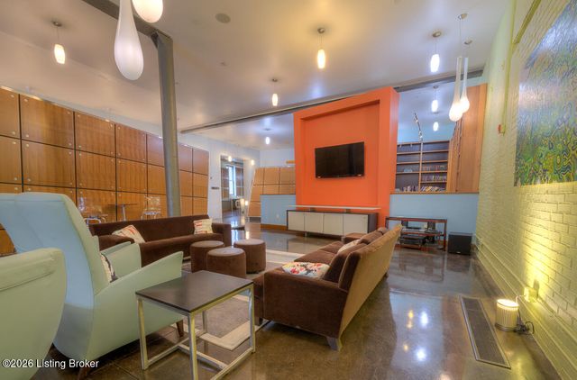 309 E Market St 313, Louisville, KY 40202