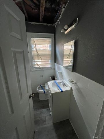 15730 Ohio Street, Detroit, MI 48238