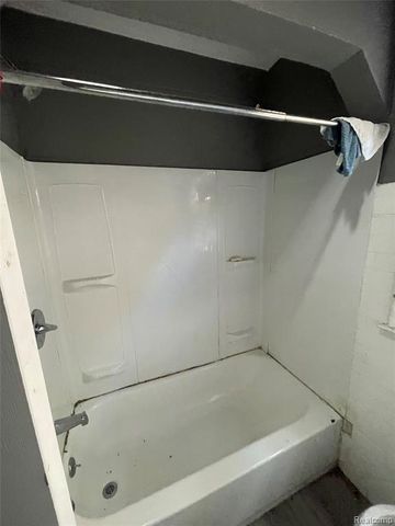 15730 Ohio Street, Detroit, MI 48238