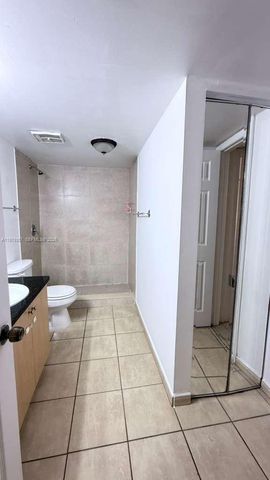 7100 NW 179th St 205, Hialeah, FL 33015